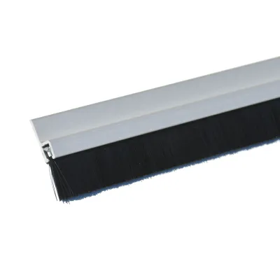 Garage brush seal