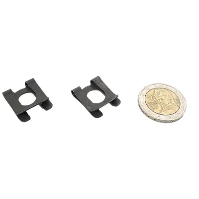 Clip for a tilting arm