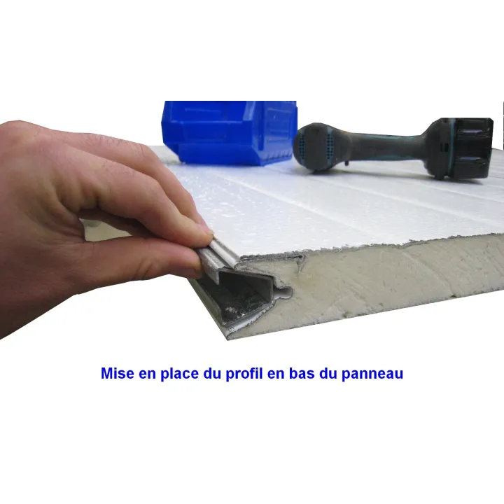 Steel profile Supporting the gasket