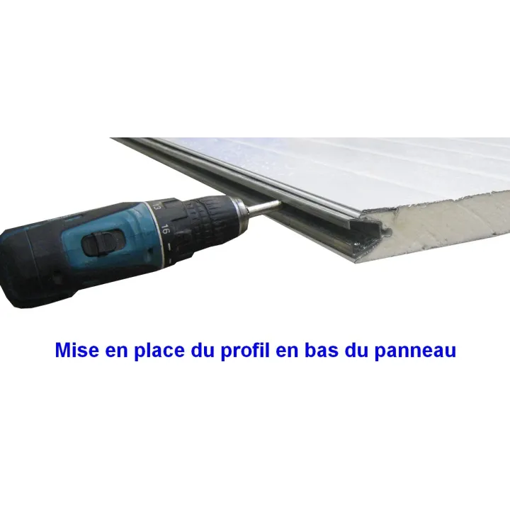 Steel profile Supporting the gasket