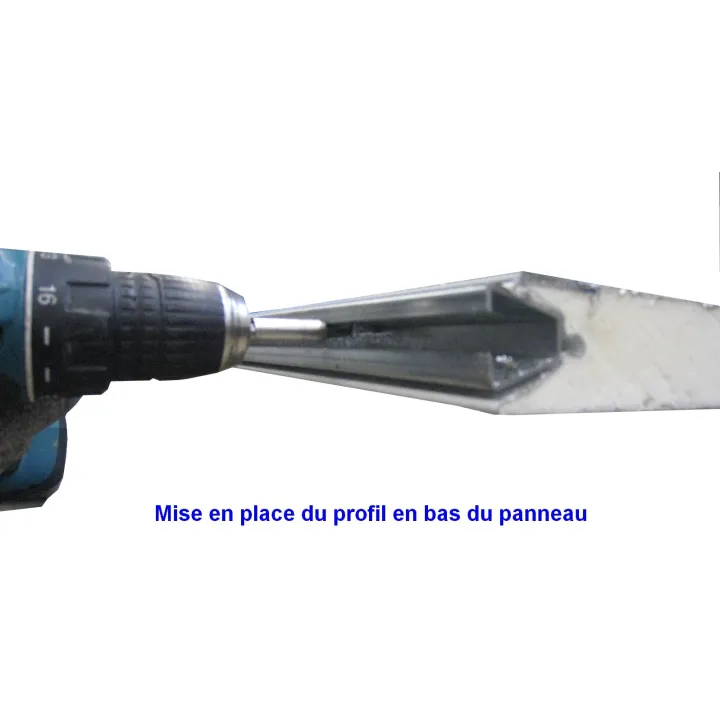 Steel profile Supporting the gasket