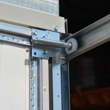 Stabilité de fonctionnement grâce aux 2 rails horizontaux.
