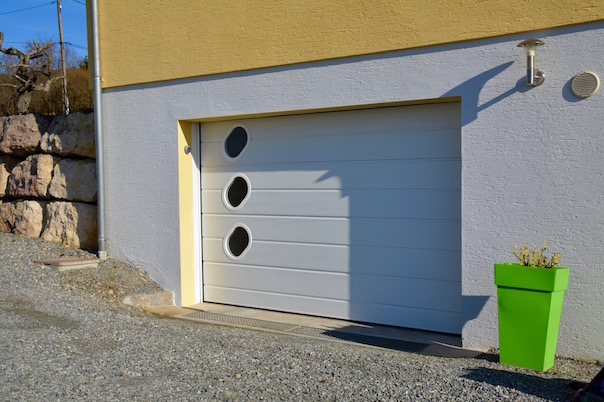 Sectional garage door anthracite grey smooth slats without groove